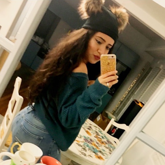 Welcome to my closet 🦋 - Picture 4 of 16